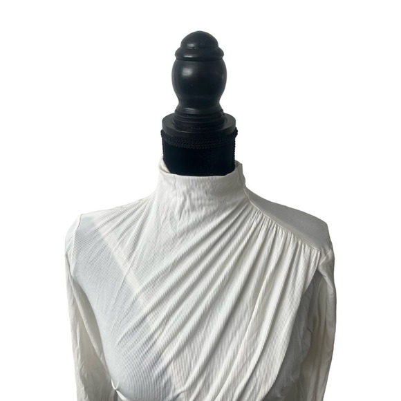 Significant Other Mock Neck Pleated Crop Top - White - Size US 4 - Picture 2 of 4